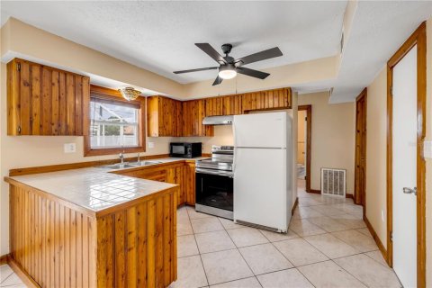 House in Edgewater, Florida 3 bedrooms, 117.61 sq.m. № 1744367 - photo 13