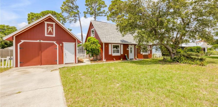 House in Edgewater, Florida 3 bedrooms, 117.61 sq.m. № 1744367
