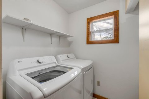 House in Edgewater, Florida 3 bedrooms, 117.61 sq.m. № 1744367 - photo 23