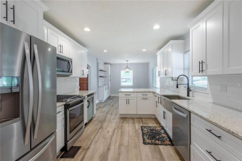 Casa en venta en Orlando, Florida, 3 dormitorios, 200.11 m2 № 2386290 - foto 17