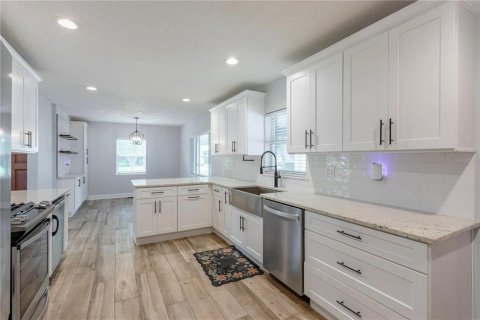 Casa en venta en Orlando, Florida, 3 dormitorios, 200.11 m2 № 2386290 - foto 15