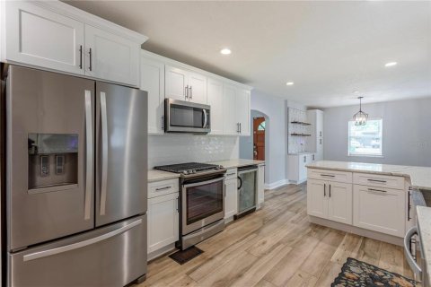 Casa en venta en Orlando, Florida, 3 dormitorios, 200.11 m2 № 2386290 - foto 16