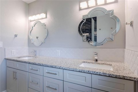 Casa en venta en Orlando, Florida, 3 dormitorios, 200.11 m2 № 2386290 - foto 26