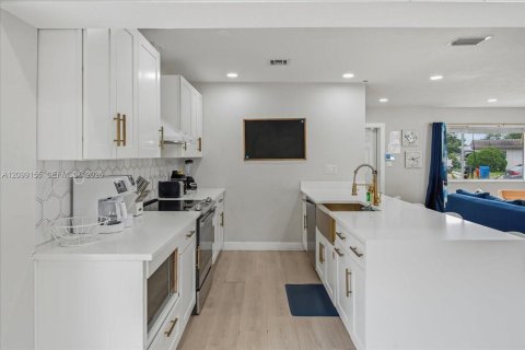 Villa ou maison à vendre à Fort Lauderdale, Floride: 3 chambres, 128.86 m2 № 2404108 - photo 10
