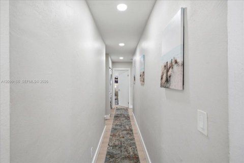 Villa ou maison à vendre à Fort Lauderdale, Floride: 3 chambres, 128.86 m2 № 2404108 - photo 13