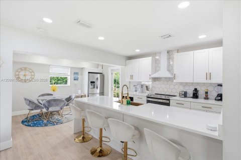 Villa ou maison à vendre à Fort Lauderdale, Floride: 3 chambres, 128.86 m2 № 2404108 - photo 3