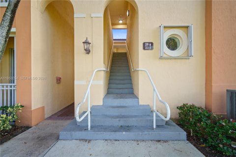 Adosado en venta en Miami, Florida, 2 dormitorios, 111.95 m2 № 2010478 - foto 3