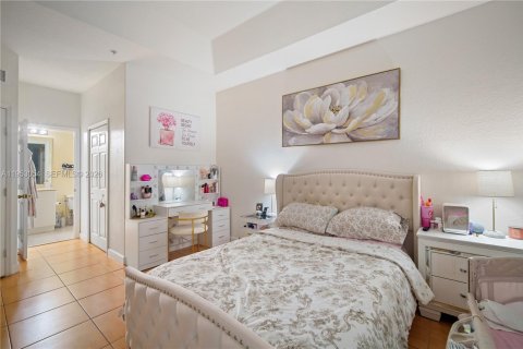 Adosado en venta en Miami, Florida, 2 dormitorios, 111.95 m2 № 2010478 - foto 20