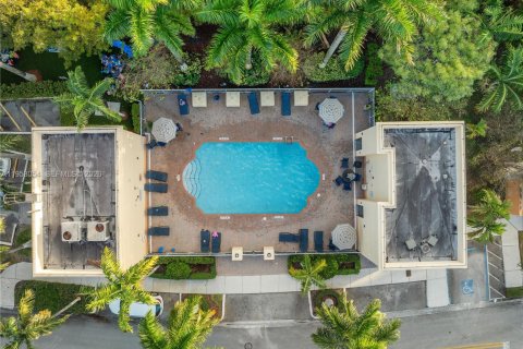 Adosado en venta en Miami, Florida, 2 dormitorios, 111.95 m2 № 2010478 - foto 27