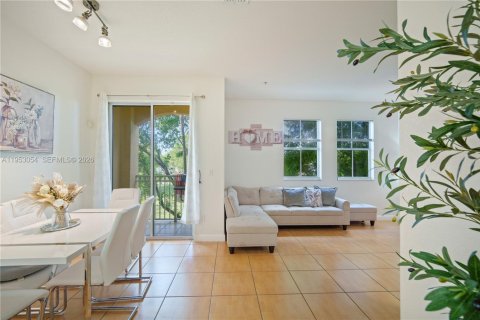 Adosado en venta en Miami, Florida, 2 dormitorios, 111.95 m2 № 2010478 - foto 6