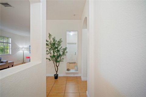 Adosado en venta en Miami, Florida, 2 dormitorios, 111.95 m2 № 2010478 - foto 5