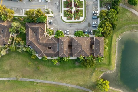 Adosado en venta en Miami, Florida, 2 dormitorios, 111.95 m2 № 2010478 - foto 26