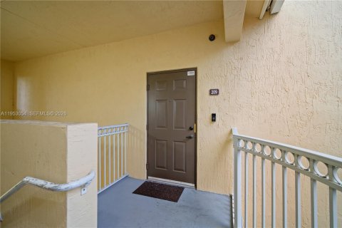 Adosado en venta en Miami, Florida, 2 dormitorios, 111.95 m2 № 2010478 - foto 4