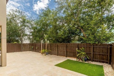 Villa ou maison à vendre à Homestead, Floride: 4 chambres, 221.01 m2 № 2058333 - photo 3