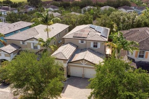 House in Homestead, Florida 4 bedrooms, 221.01 sq.m. № 2058333 - photo 7