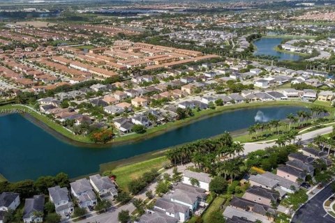 Villa ou maison à vendre à Homestead, Floride: 4 chambres, 221.01 m2 № 2058333 - photo 4