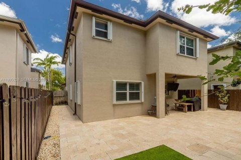 House in Homestead, Florida 4 bedrooms, 221.01 sq.m. № 2058333 - photo 10