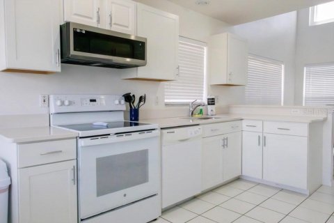 Villa ou maison à vendre à Kissimmee, Floride: 3 chambres, 170.85 m2 № 2093111 - photo 2