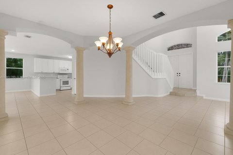 Снять в аренду виллу или дом в Майами, Флорида 4 спальни, 230.49м2, № 1953311 - фото 6