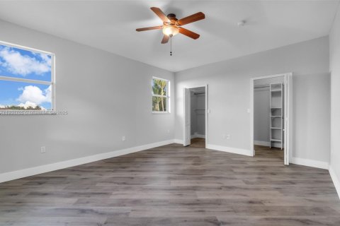 Снять в аренду виллу или дом в Майами, Флорида 4 спальни, 230.49м2, № 1953311 - фото 22