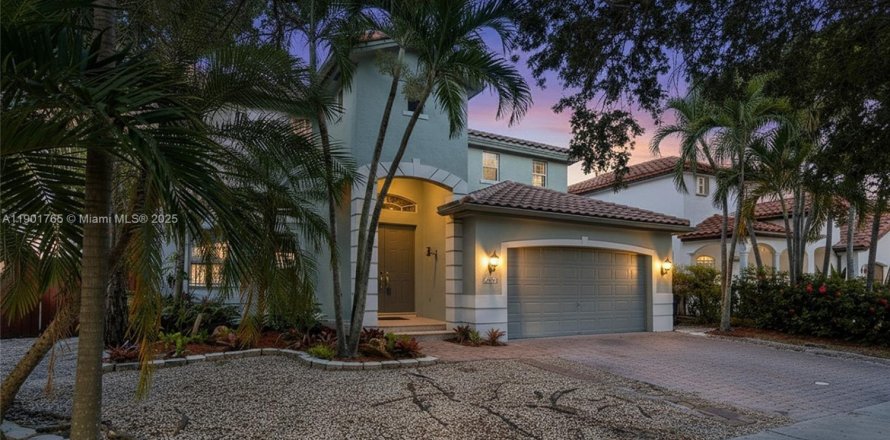 Дом в Майами, Флорида 4 спальни, 230.49м2 № 1953311