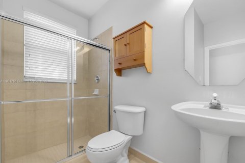 Снять в аренду виллу или дом в Майами, Флорида 4 спальни, 230.49м2, № 1953311 - фото 24