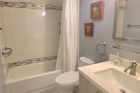 Condominio en venta en North Lauderdale, Florida, 2 dormitorios, 107.77 m2 № 2146877 - foto 16