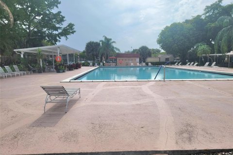 Condominio en venta en North Lauderdale, Florida, 2 dormitorios, 107.77 m2 № 2146877 - foto 9
