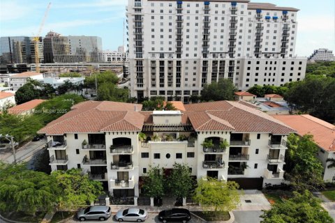 Commercial property in Coral Gables, Florida № 1985360 - photo 1