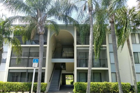 Condominio en West Palm Beach, Florida, 2 dormitorios  № 2265597