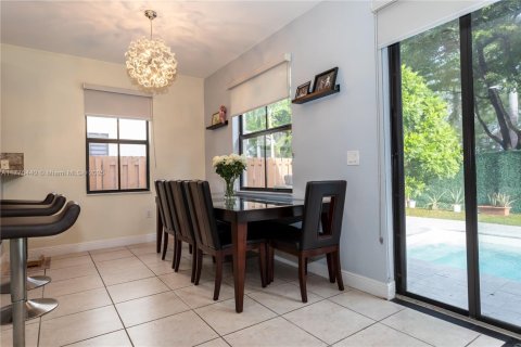 House in Doral, Florida 3 bedrooms, 228.73 sq.m. № 1864261 - photo 28