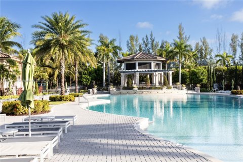 House in Doral, Florida 3 bedrooms, 228.73 sq.m. № 1864261 - photo 7