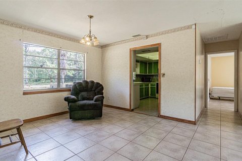 House in Zephyrhills, Florida 5 bedrooms, 169.08 sq.m. № 2297105 - photo 13