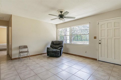House in Zephyrhills, Florida 5 bedrooms, 169.08 sq.m. № 2297105 - photo 14