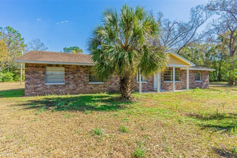 House in Zephyrhills, Florida 5 bedrooms, 169.08 sq.m. № 2297105 - photo 10
