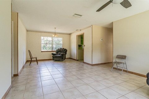 House in Zephyrhills, Florida 5 bedrooms, 169.08 sq.m. № 2297105 - photo 30