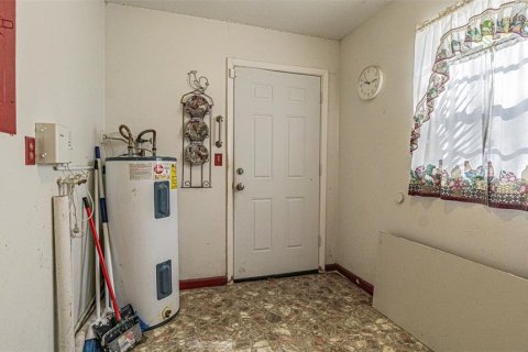 House in Zephyrhills, Florida 5 bedrooms, 169.08 sq.m. № 2297105 - photo 26