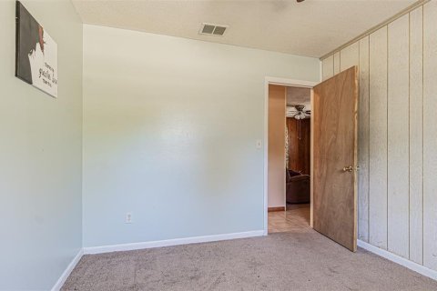 House in Zephyrhills, Florida 5 bedrooms, 169.08 sq.m. № 2297105 - photo 23
