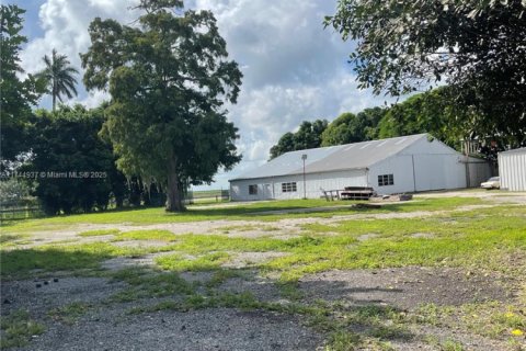 Commercial property in Canal Point, Florida № 1707728 - photo 25