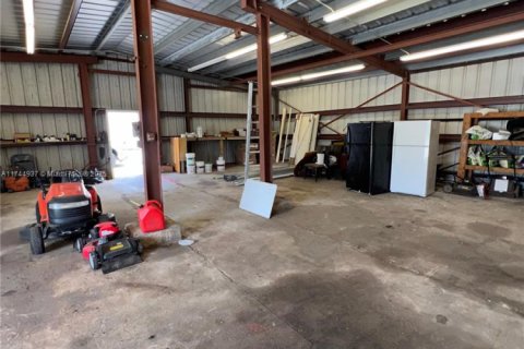 Commercial property in Canal Point, Florida № 1707728 - photo 18