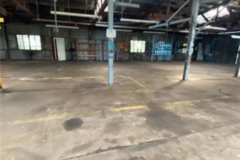 Commercial property in Canal Point, Florida № 1707728 - photo 13