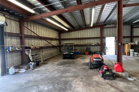 Commercial property in Canal Point, Florida № 1707728 - photo 16