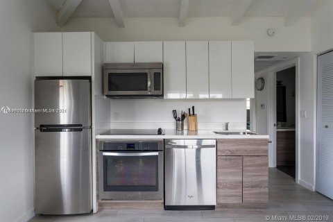 Купить кондоминиум в Майами-Бич, Флорида 2 спальни, 55.28м2, № 1959853 - фото 7