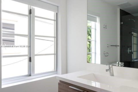Купить кондоминиум в Майами-Бич, Флорида 2 спальни, 55.28м2, № 1959853 - фото 16