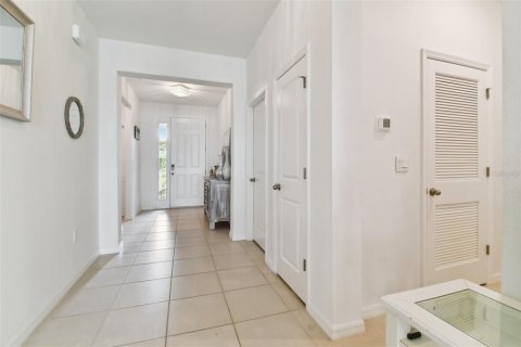 Купить виллу или дом в Плант-Сити, Флорида 8 комнат, 189.99м2, № 1566540 - фото 9