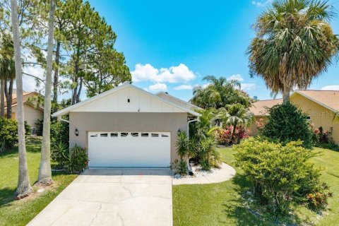 Casa en venta en New Port Richey, Florida, 2 dormitorios, 129.13 m2 № 1856779 - foto 1