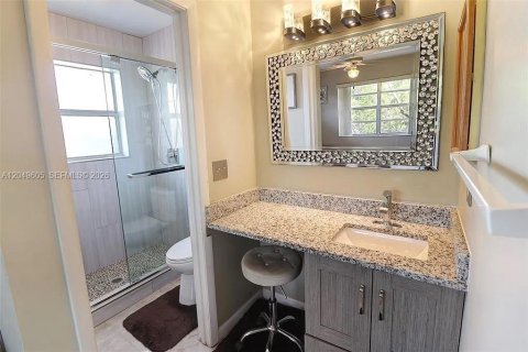 Condo in Coral Springs, Florida, 2 bedrooms  № 2241611 - photo 10