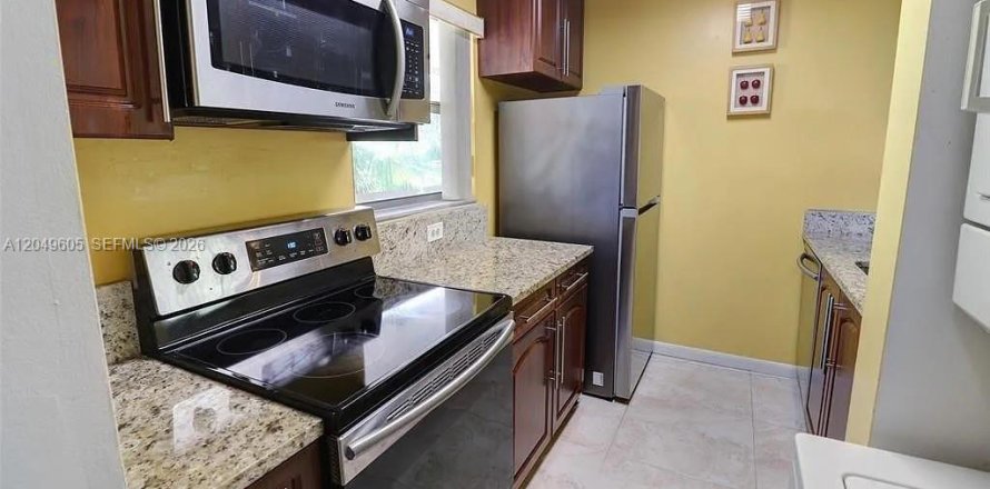 Condo in Coral Springs, Florida, 2 bedrooms  № 2241611