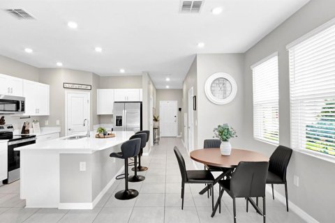 Townhouse in Kissimmee, Florida 3 bedrooms, 148.55 sq.m. № 2216192 - photo 17
