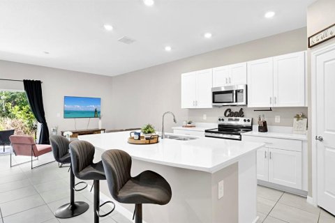 Townhouse in Kissimmee, Florida 3 bedrooms, 148.55 sq.m. № 2216192 - photo 7
